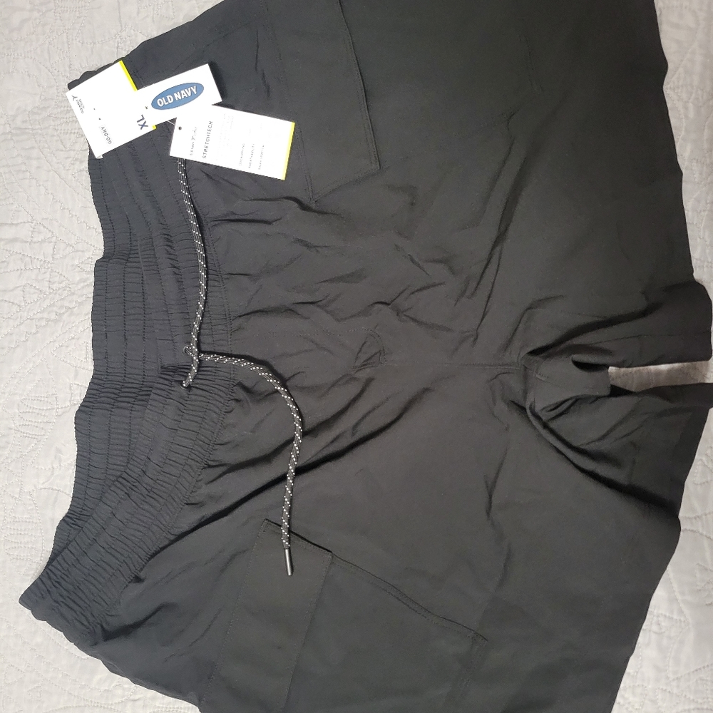 High-Waisted StretchTech Performance Utility Cargo Shorts for Women -- 5-inch in